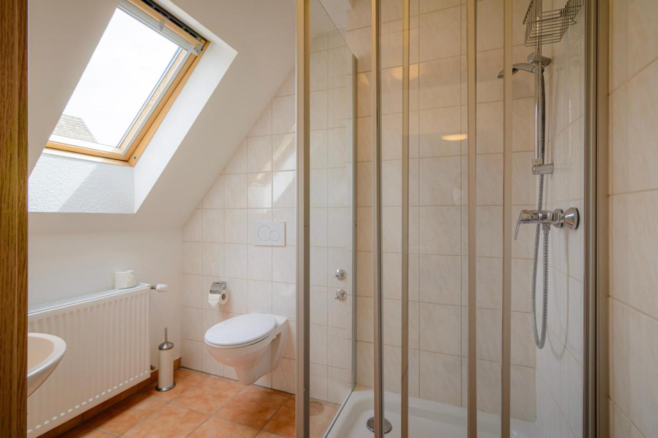 Hotel Zum Engel In Speyer - Roemerberg Berghausen  エクステリア 写真