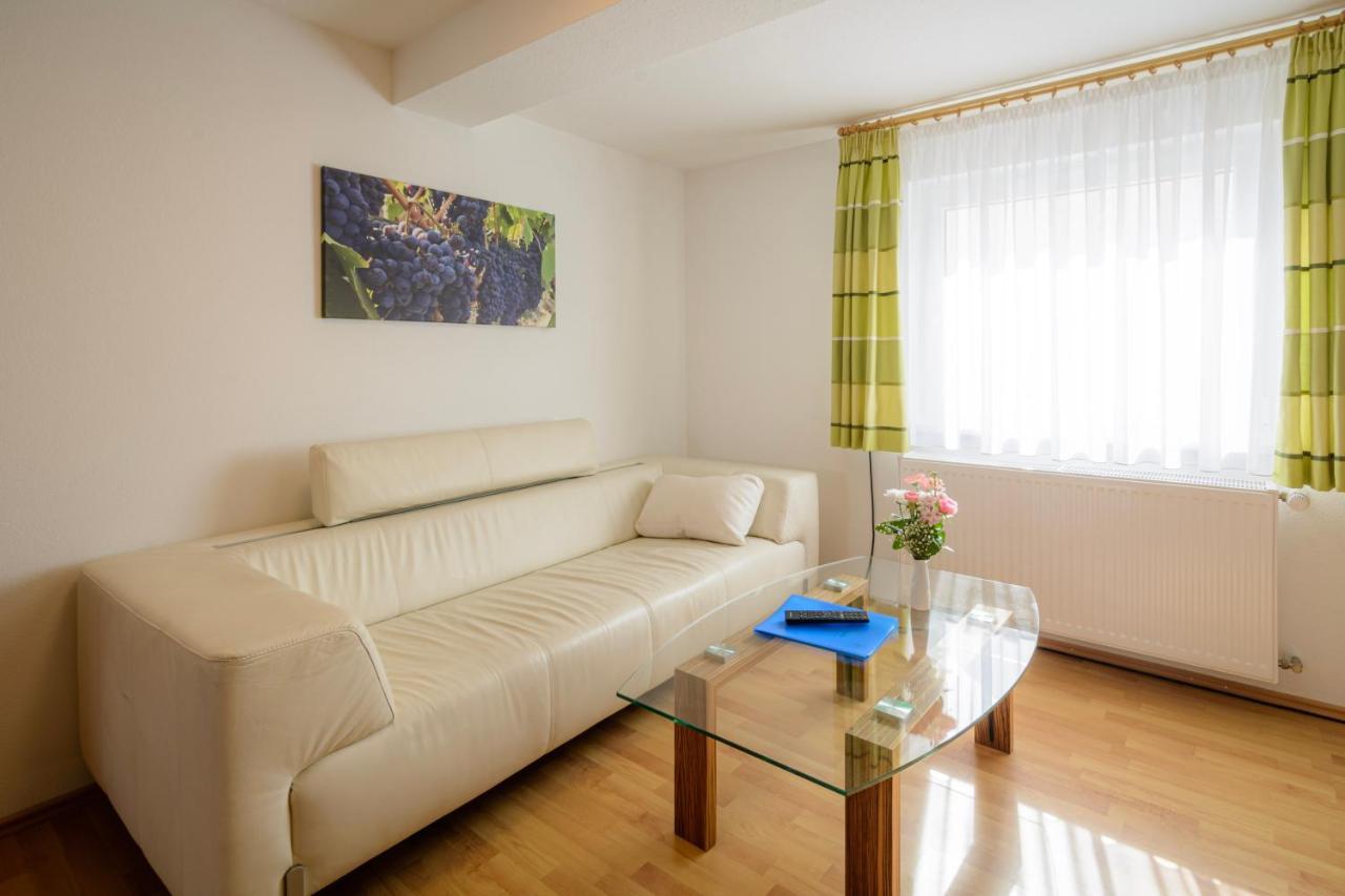 Hotel Zum Engel In Speyer - Roemerberg Berghausen  エクステリア 写真
