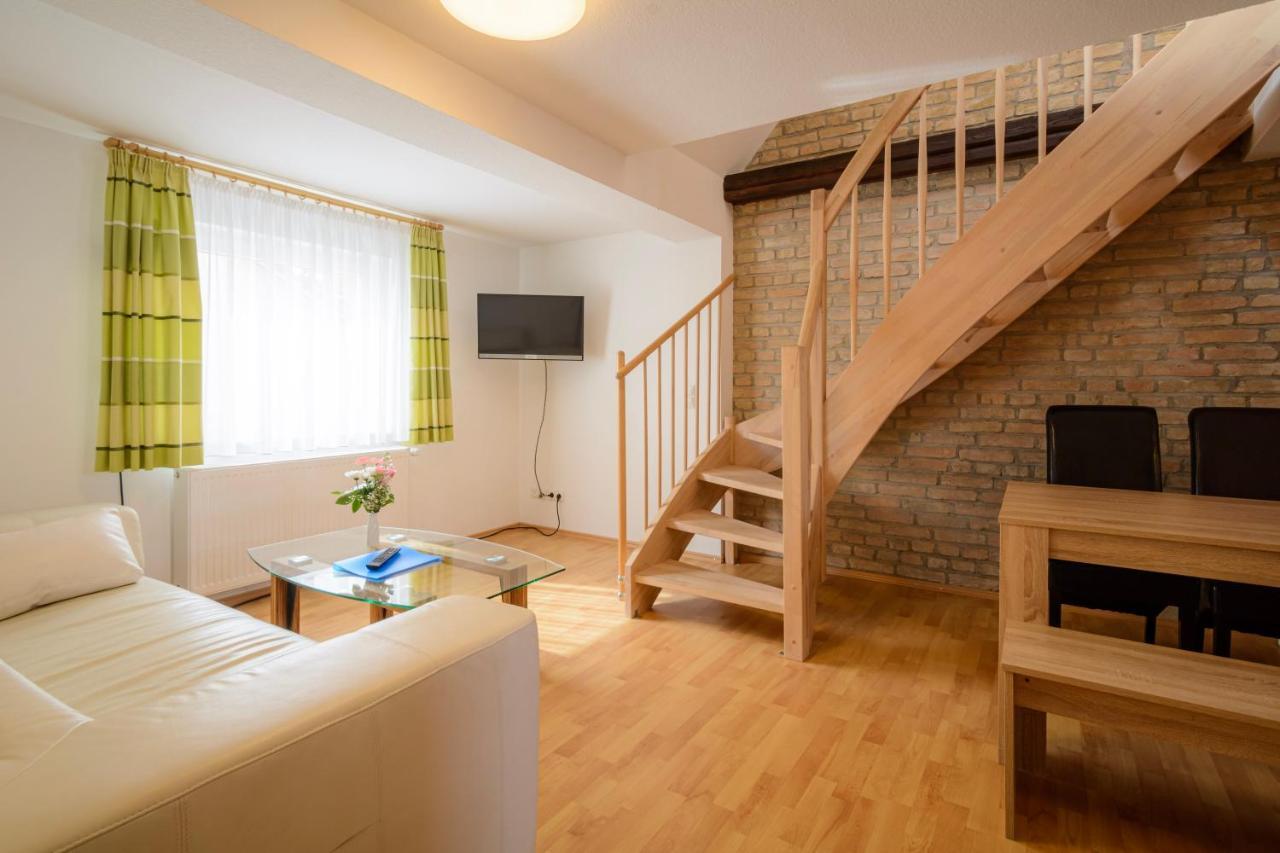 Hotel Zum Engel In Speyer - Roemerberg Berghausen  エクステリア 写真