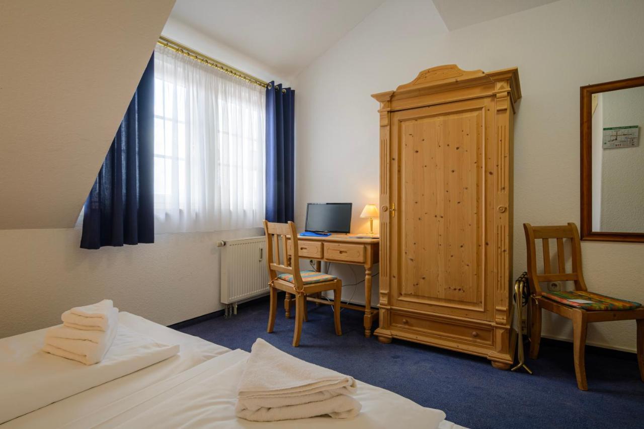 Hotel Zum Engel In Speyer - Roemerberg Berghausen  エクステリア 写真