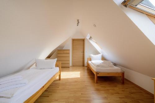 Hotel Zum Engel In Speyer - Roemerberg Berghausen  エクステリア 写真
