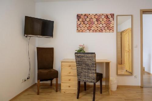 Hotel Zum Engel In Speyer - Roemerberg Berghausen  エクステリア 写真